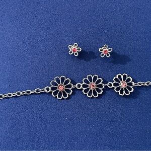Silver and Pink Floral Bracelet with Nature-Inspired Design
